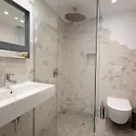 Luxury 12-4 * Plovdiv