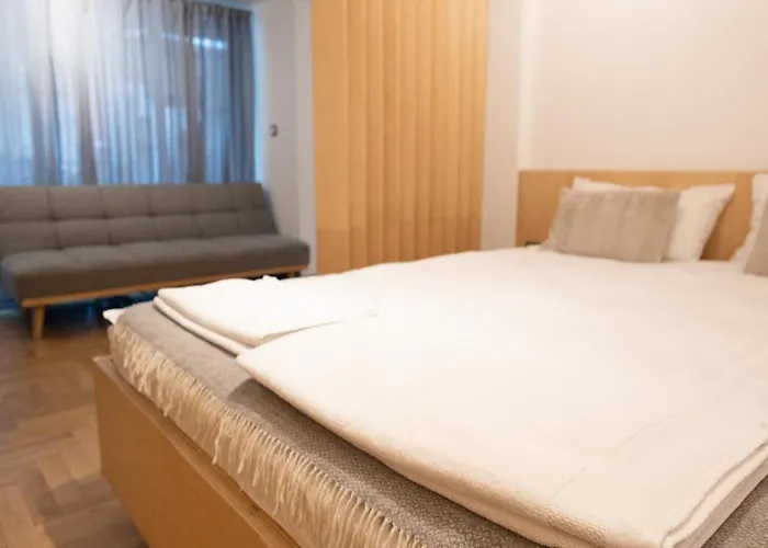 Luxury 12-4 Apartman