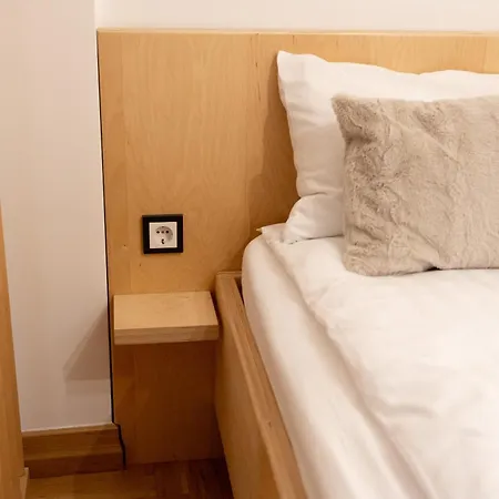 Luxury 12-4 Apartment