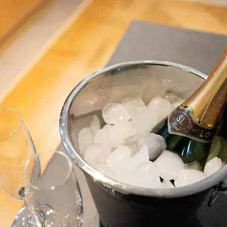 Luxury 12-4 아파트 *