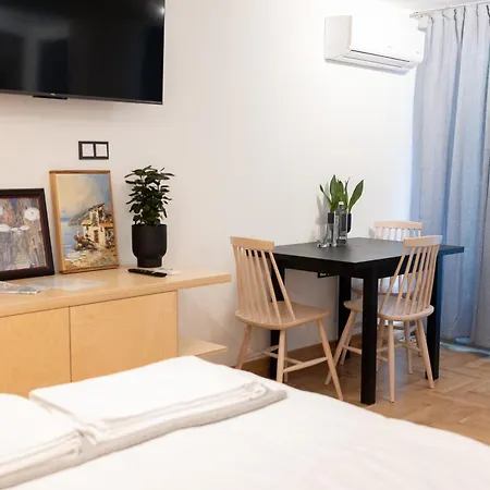 Luxury 12-4 * Пловдив