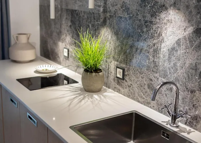 Luxury 12-4 * Plovdiv